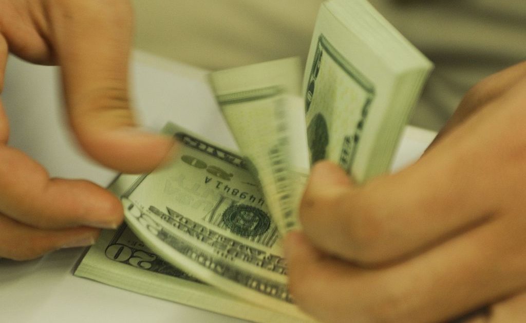 Dollar rises 2.39% and closes at R$ 5.21