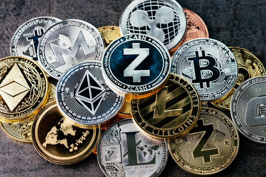 A Beginner's Guide to Cryptocurrencies: Advantages and Risks of Digital Currencies
