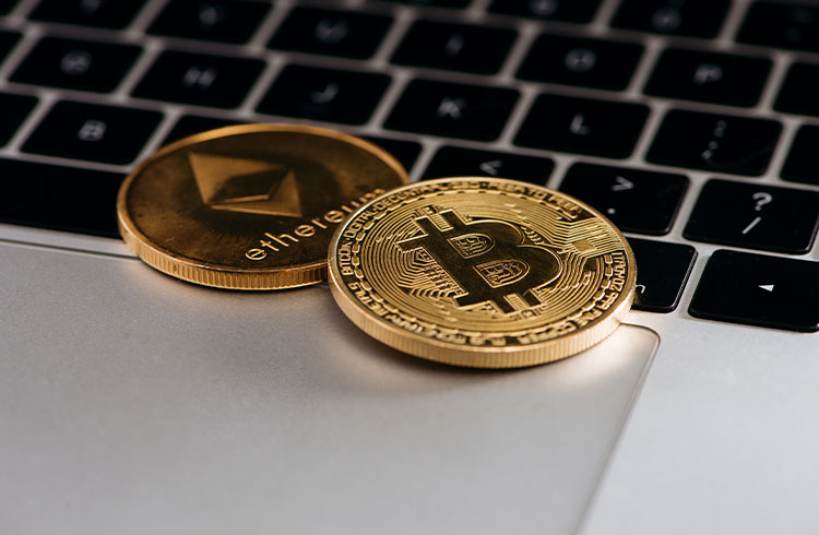 Bitcoin drops 4% and ETH loses 8% after speeches by the Fed Chairman