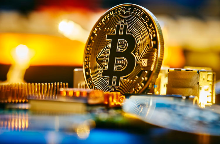 Largest exchange-listed Bitcoin miner may file for bankruptcy; understand