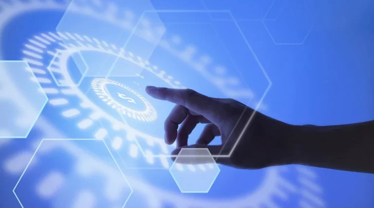 What are decentralized social networks