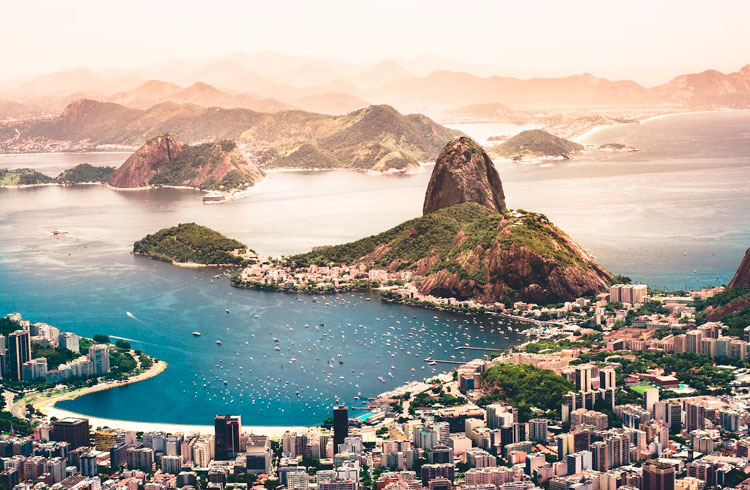 Why did RJ decide to receive IPTU through cryptocurrencies?  What is the trend in other regions?