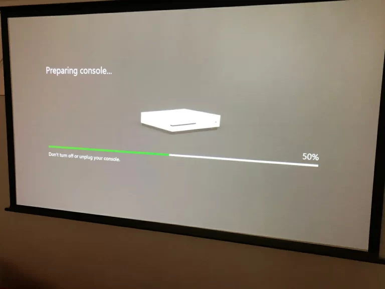 Xbox stuck on Preparing the console screen, what to do?