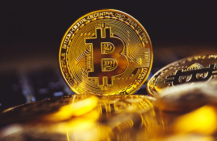 The Basics of Bitcoin: What Is It?  How to invest?