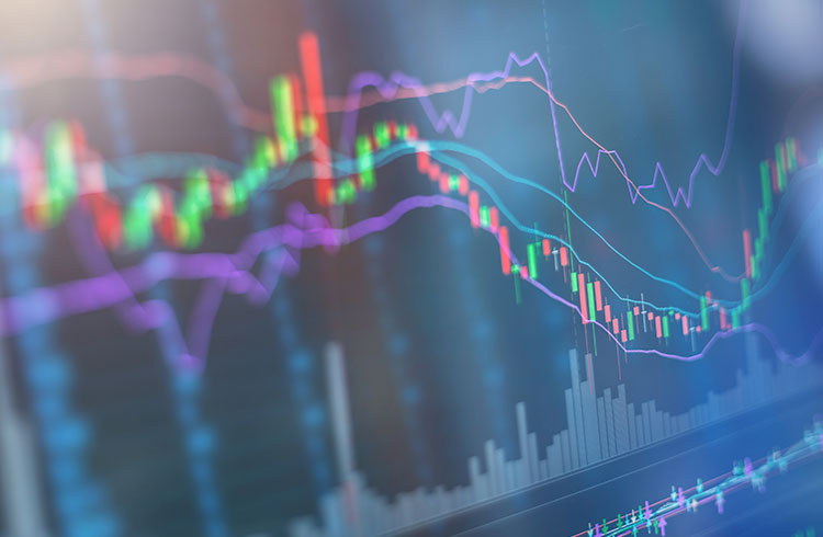 Fed signals higher rates and cryptocurrencies face volatility